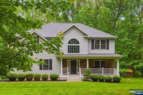 3.58 Acres of Residential Land with Home for Sale in Fairfield, New Jersey