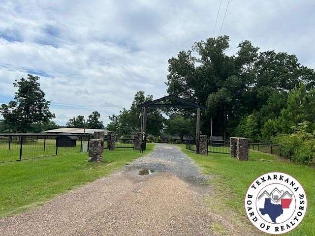 20 Acres of Agricultural Land with Home for Sale in Texarkana, Texas