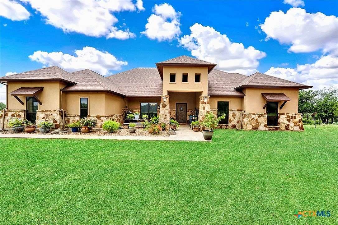 100 Acres of Land with Home for Sale in Stockdale, Texas