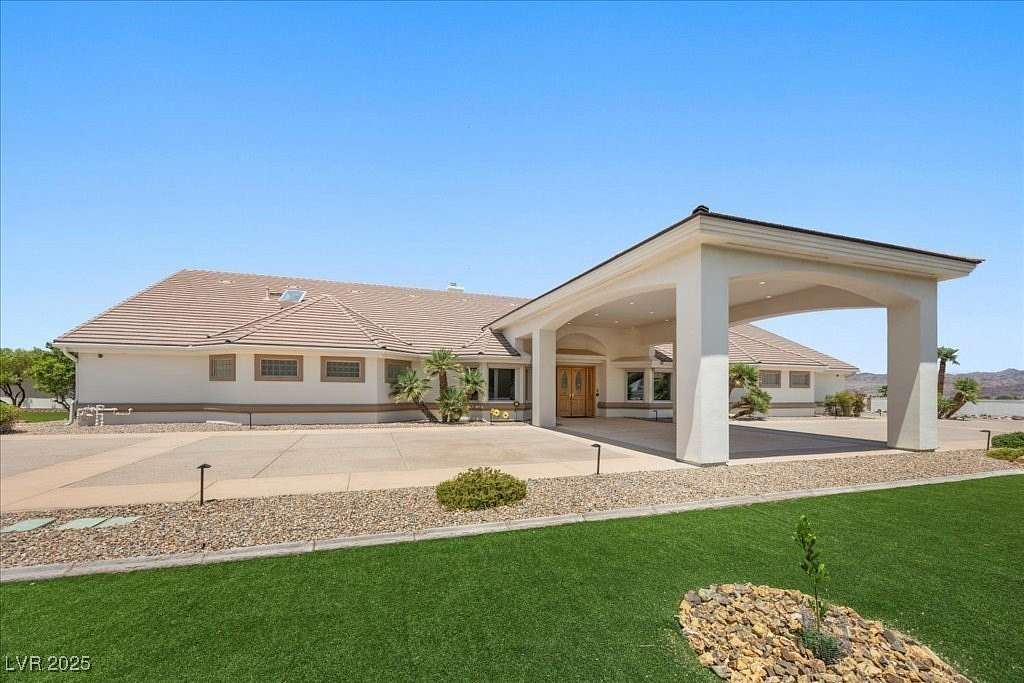 2.2 Acres of Land with Home for Sale in Henderson, Nevada