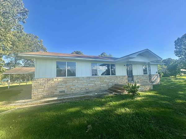 1.82 Acres of Improved Mixed-Use Land for Sale in Highland, Arkansas