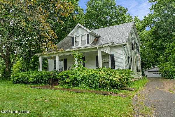 1.5 Acres of Residential Land with Home for Auction in Shelbyville, Kentucky