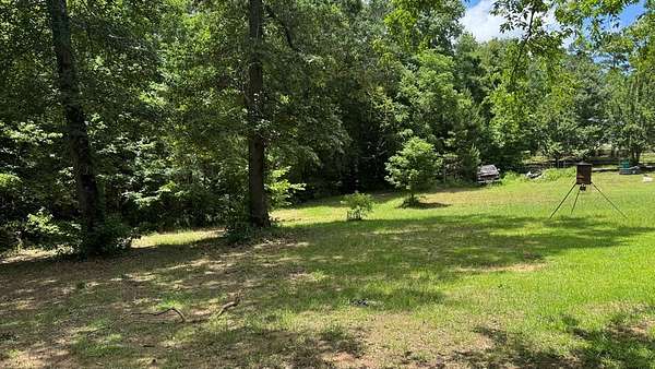 2.47 Acres of Improved Mixed-Use Land for Sale in Rusk, Texas