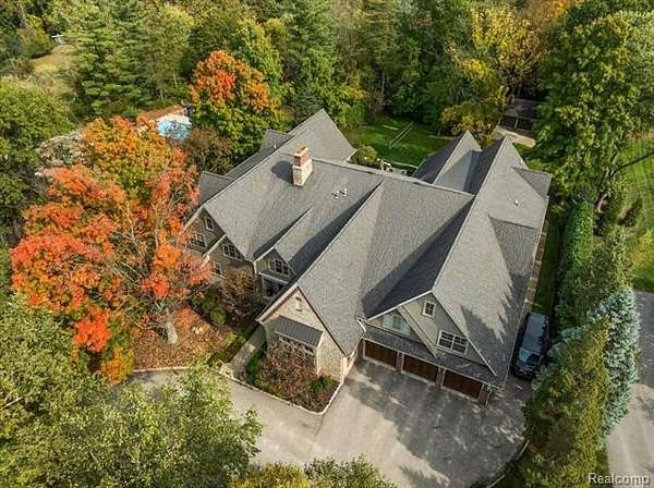 1.53 Acres of Improved Mixed-Use Land for Sale in Bloomfield Hills, Michigan