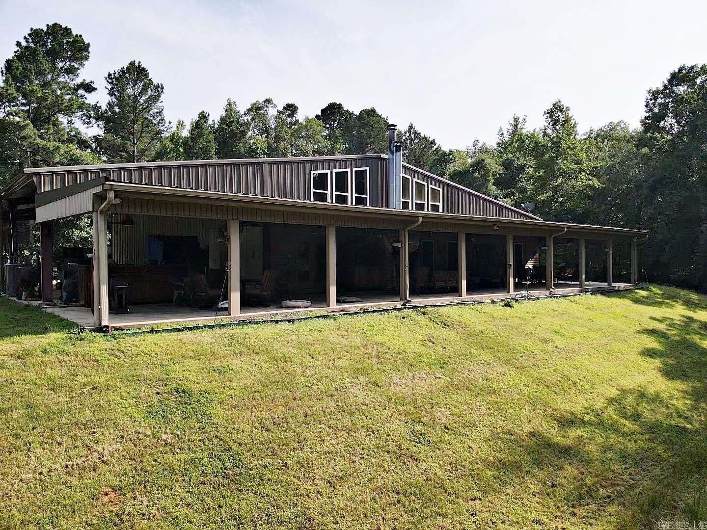 8 Acres of Residential Land with Home for Sale in Bismarck, Arkansas