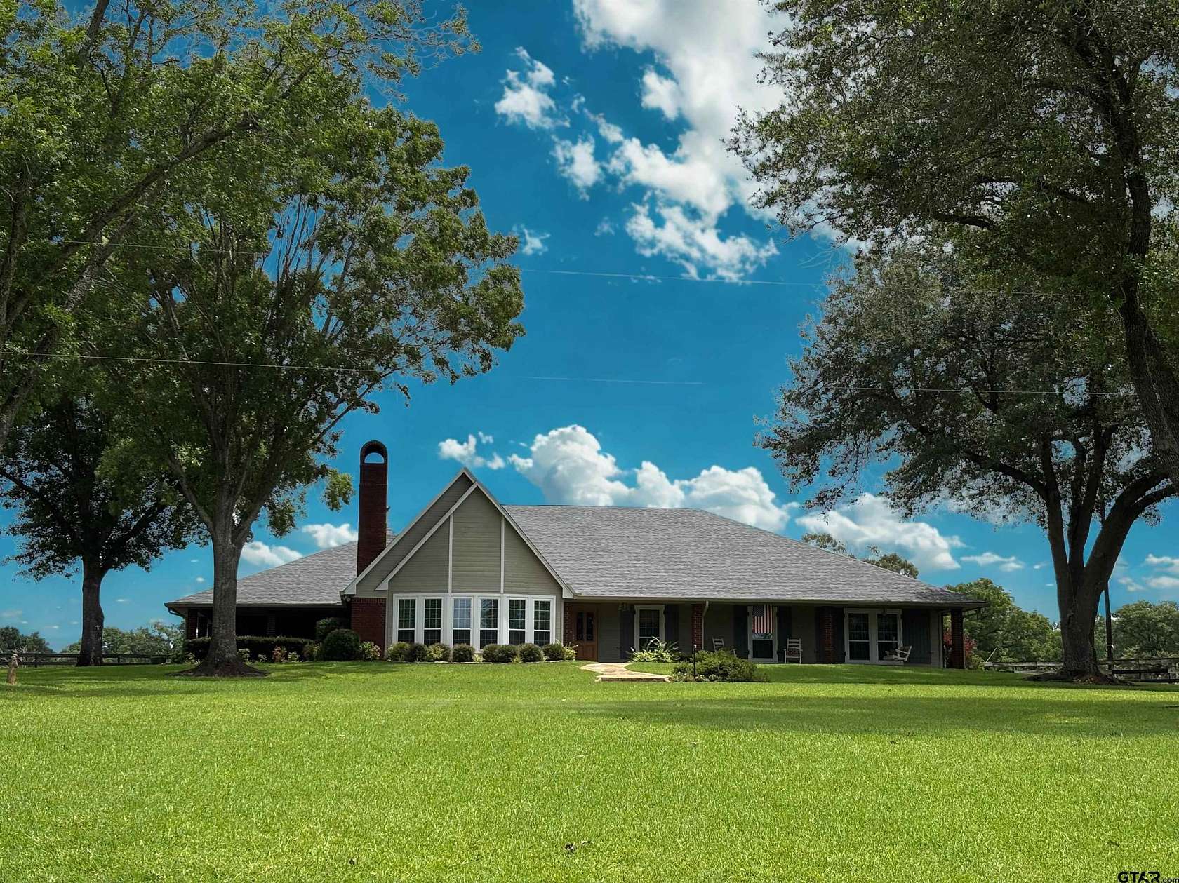 8 Acres of Residential Land with Home for Sale in Frankston, Texas