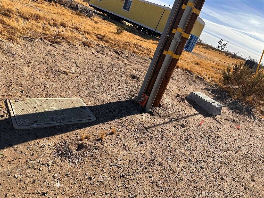 5 Acres of Residential Land for Sale in Phelan, California