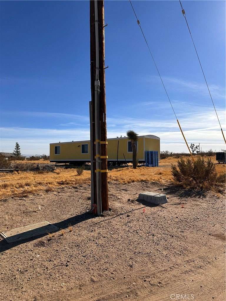 5 Acres of Residential Land for Sale in Phelan, California