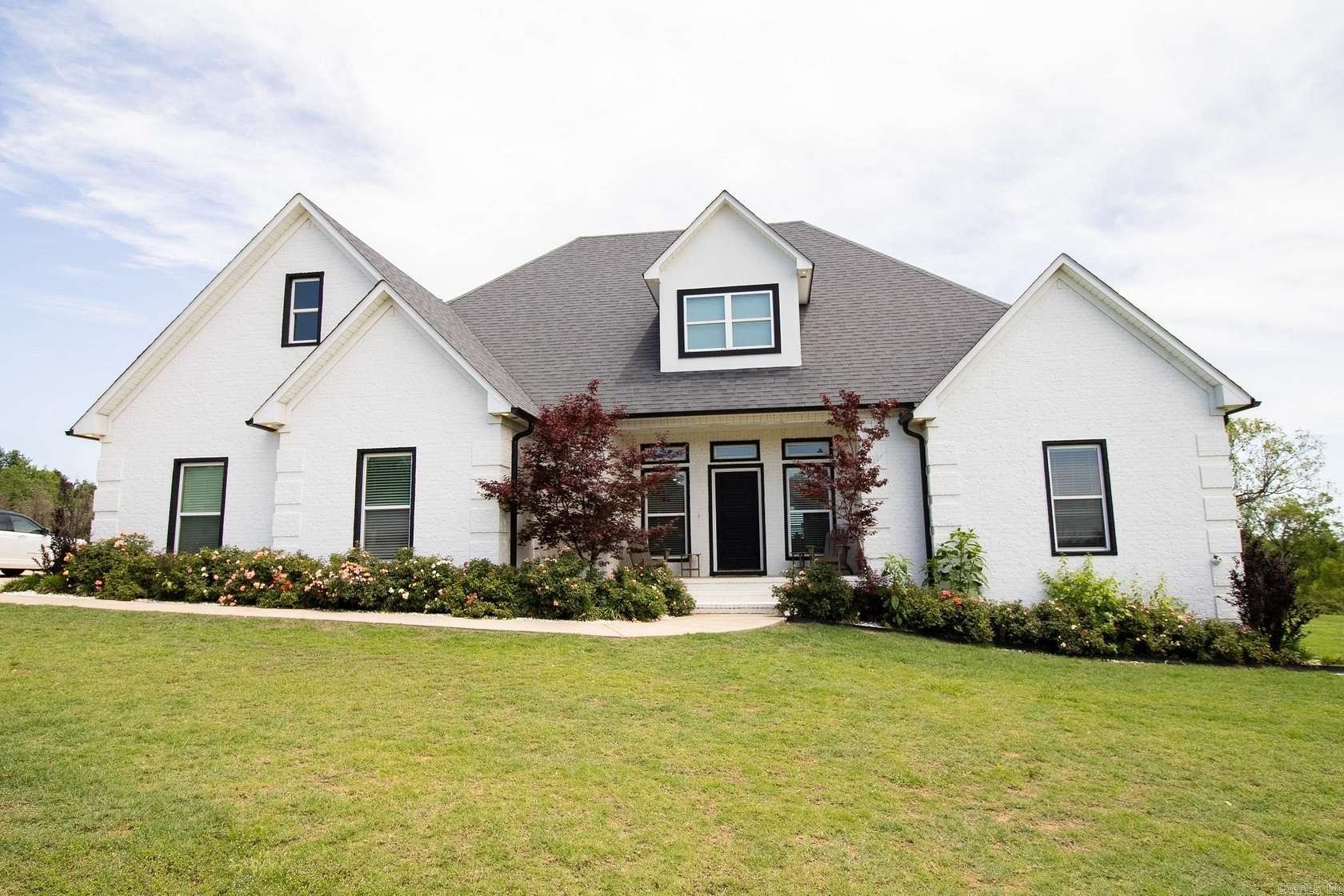 2 Acres of Residential Land with Home for Sale in Greenbrier, Arkansas