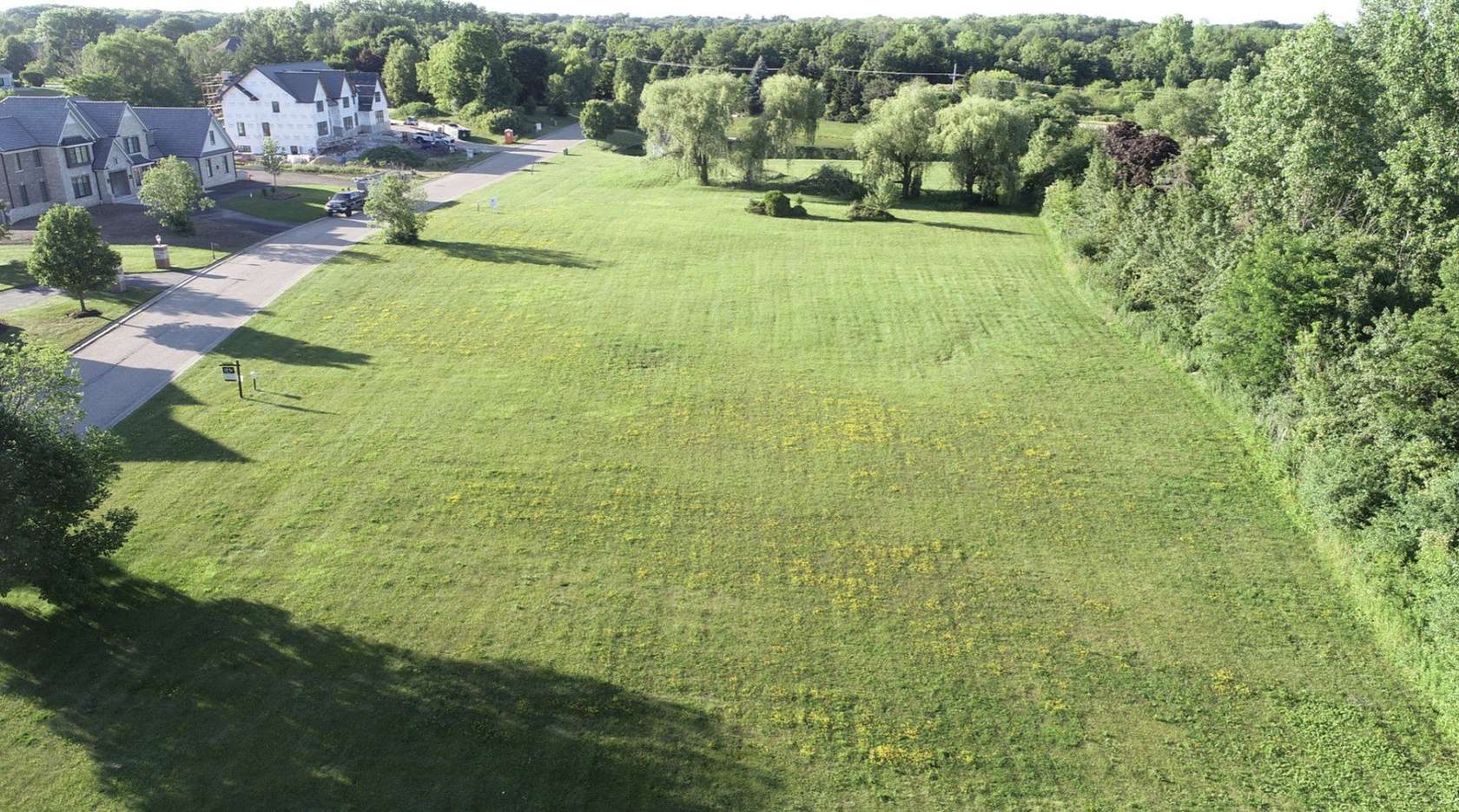 1 Acre of Residential Land for Sale in South Barrington, Illinois