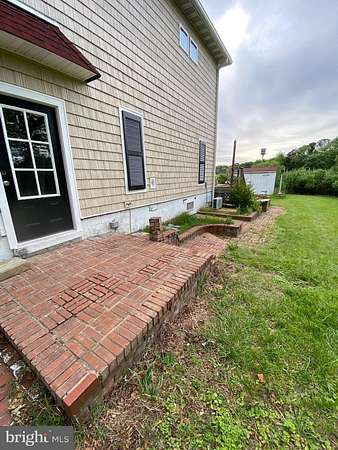 1.5 Acres of Residential Land with Home for Lease in Stevensville, Maryland