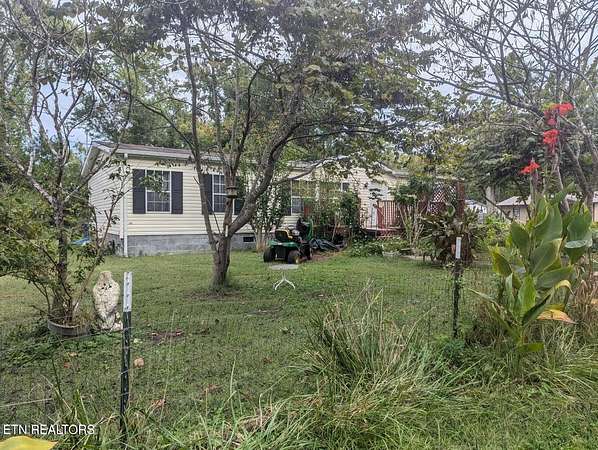 3 Acres of Residential Land with Home for Sale in Middlesboro, Kentucky