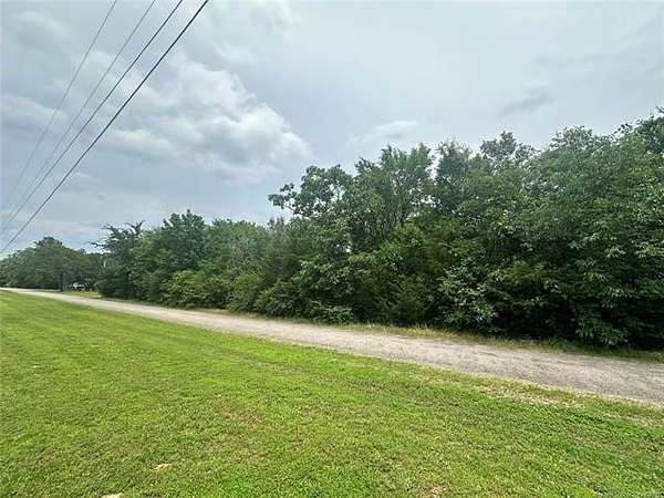 1.25 Acres of Residential Land for Sale in Sallisaw, Oklahoma