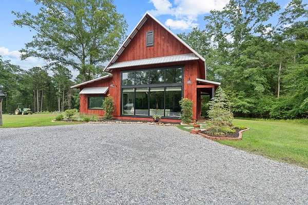 22 Acres of Recreational Land with Home for Sale in Milledgeville, Georgia