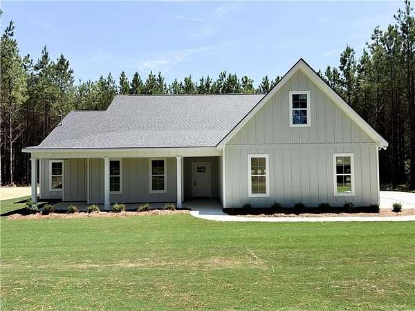 1.5 Acres of Residential Land with Home for Sale in Salem, Alabama