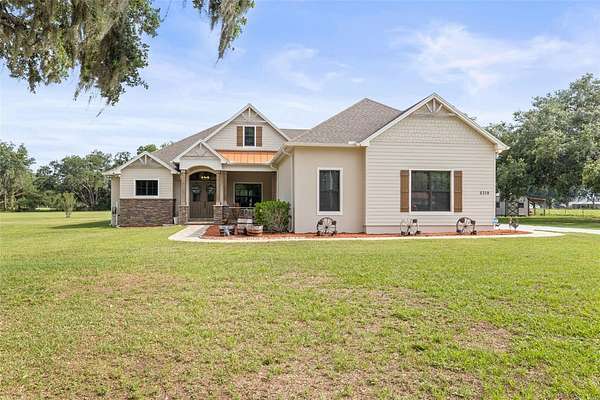 2.6 Acres of Residential Land with Home for Sale in Dover, Florida