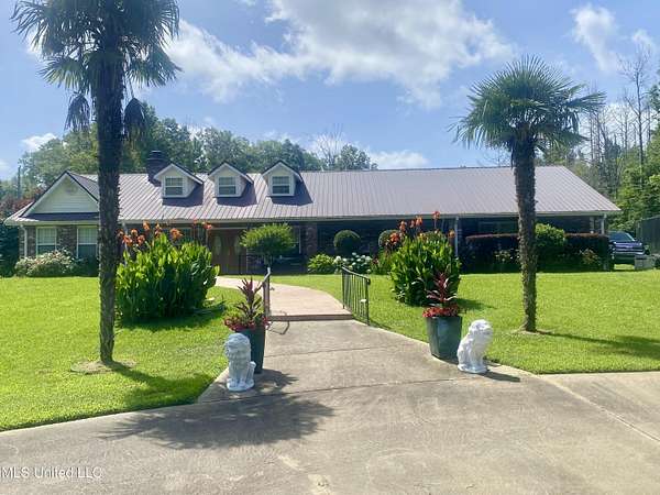 2 Acres of Residential Land with Home for Sale in Hazlehurst, Mississippi