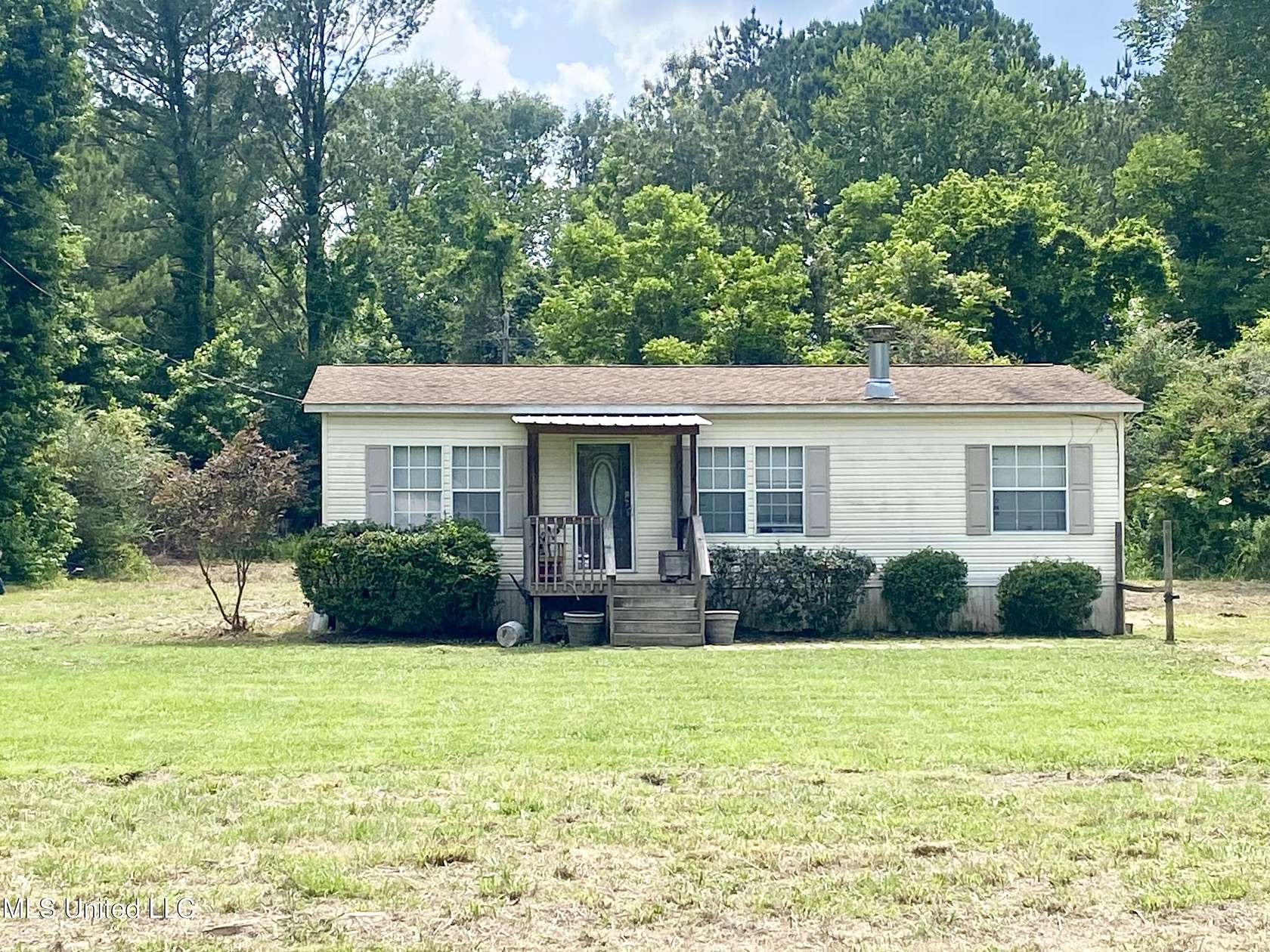 4.6 Acres of Residential Land with Home for Sale in Crystal Springs, Mississippi