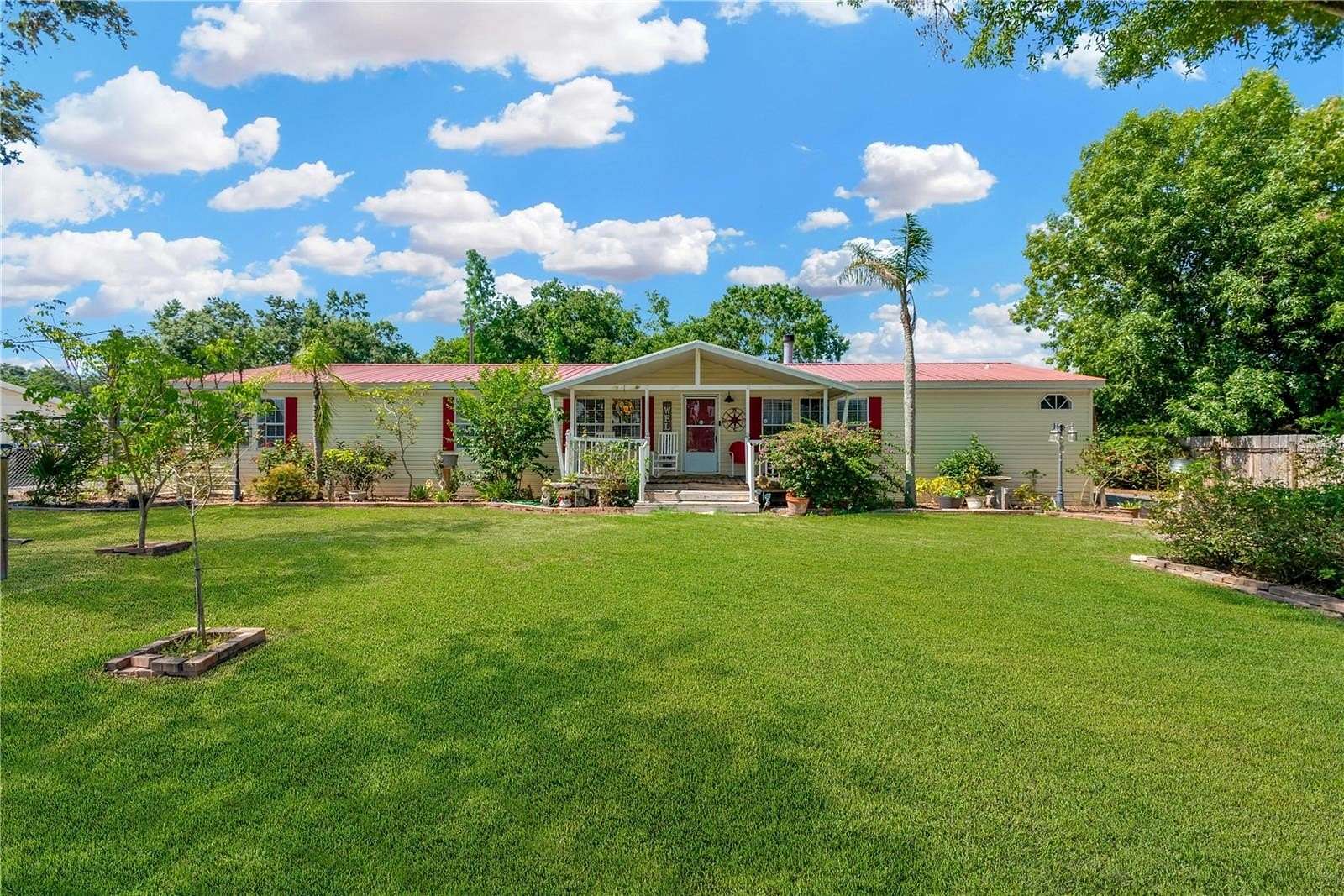 2.38 Acres of Residential Land with Home for Sale in Plant City, Florida