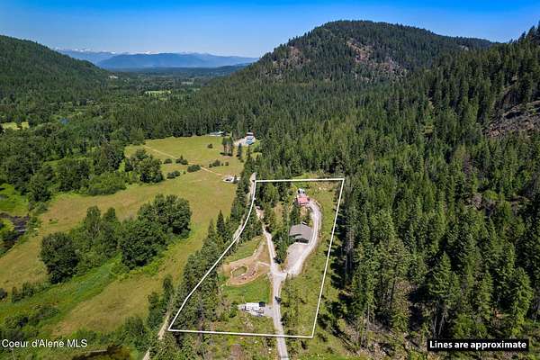 3.3 Acres of Residential Land with Home for Sale in Sandpoint, Idaho