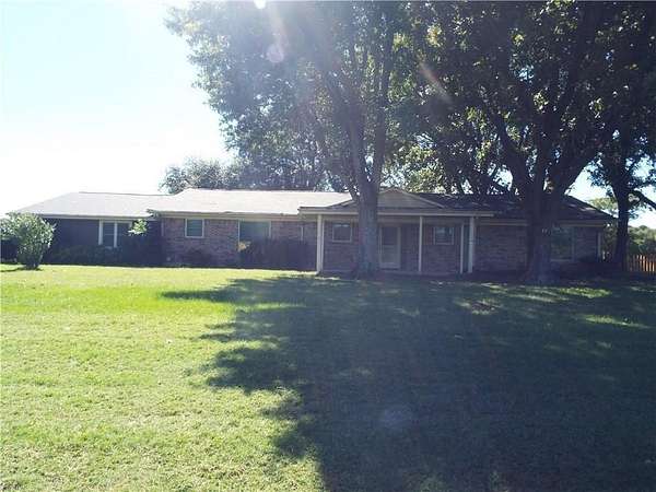 3 Acres of Residential Land with Home for Lease in Terrell, Texas