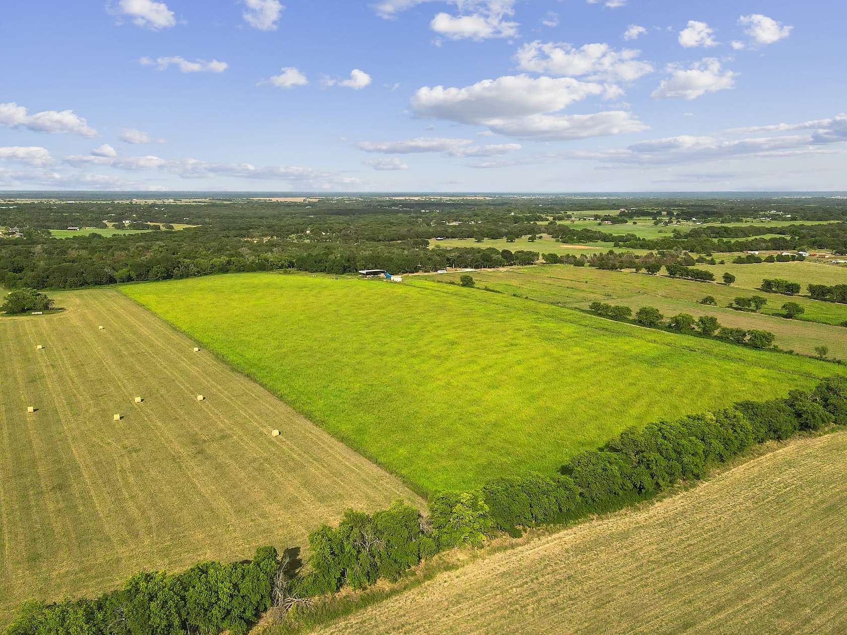 53 Acres of Recreational Land & Farm for Sale in Grandview, Texas