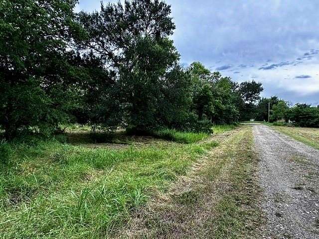 1.21 Acres of Residential Land for Sale in Greenville, Texas