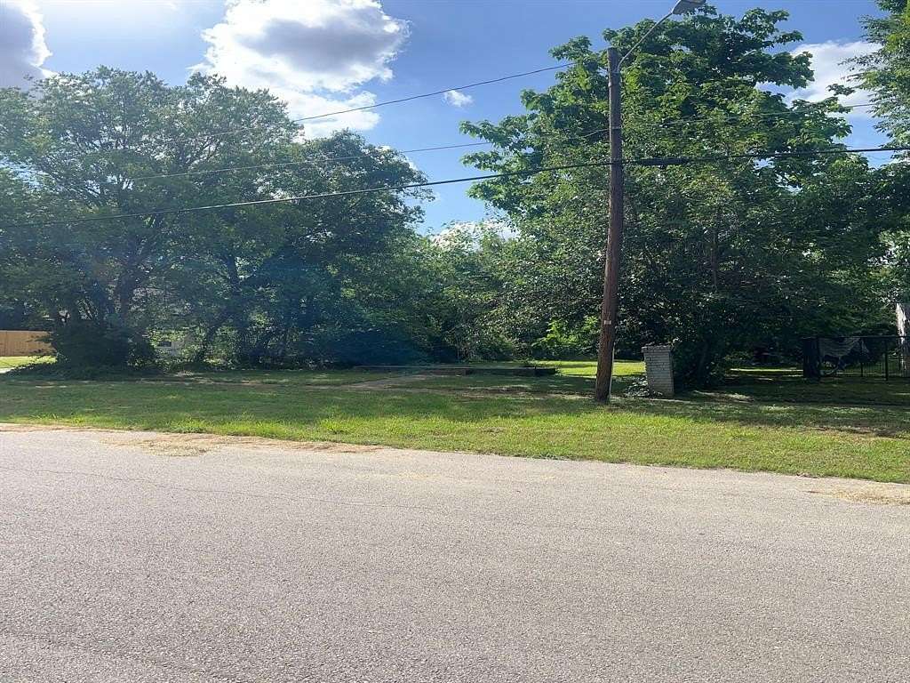 0.21 Acres of Residential Land for Sale in Corsicana, Texas