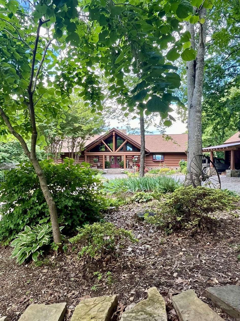 14 Acres of Land with Home for Sale in Mountain View, Arkansas