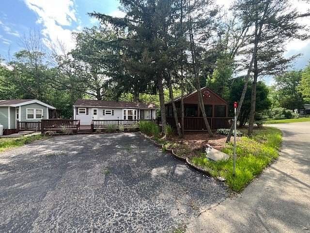 0.12 Acres of Residential Land with Home for Sale in Seneca, Illinois