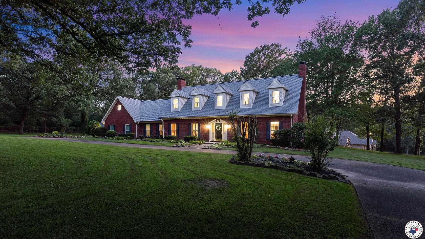 2.4 Acres of Residential Land with Home for Sale in Texarkana, Texas