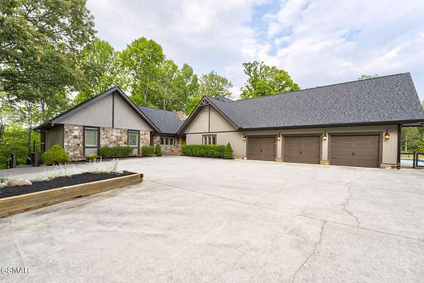 13.4 Acres of Land with Home for Sale in Sevierville, Tennessee