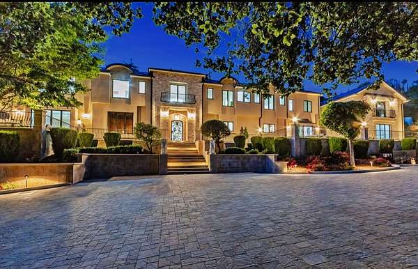 3.58 Acres of Residential Land with Home for Sale in Los Gatos, California