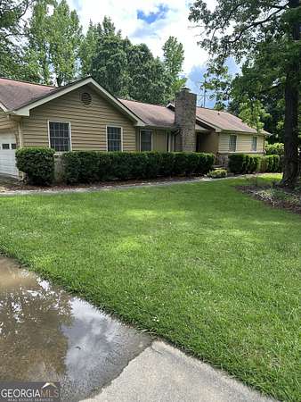 1.5 Acres of Residential Land with Home for Sale in Jonesboro, Georgia