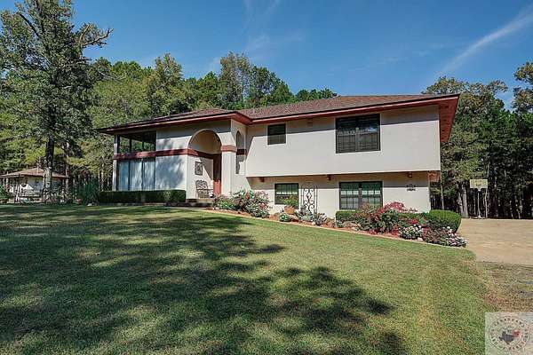 21 Acres of Land with Home for Sale in Linden, Texas