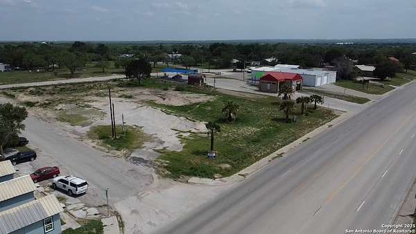 1.16 Acres of Commercial Land for Sale in Three Rivers, Texas