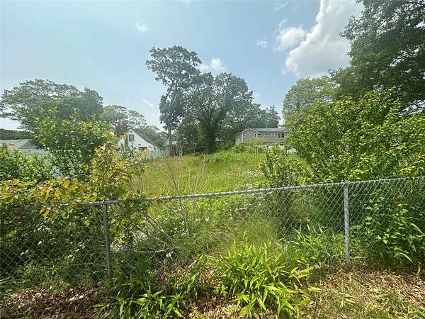 0.2 Acres of Residential Land for Sale in Wyandanch, New York