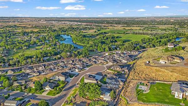 0.43 Acres of Residential Land for Sale in West Richland, Washington