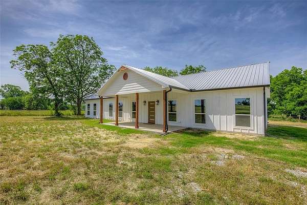 2 Acres of Residential Land with Home for Sale in Terrell, Texas