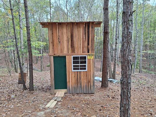 8.5 Acres of Land for Sale in Savannah, Tennessee