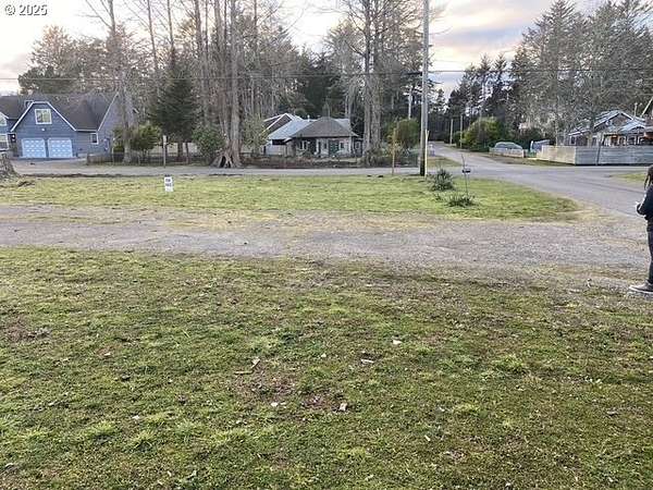 0.12 Acres of Residential Land for Sale in Seaview, Washington
