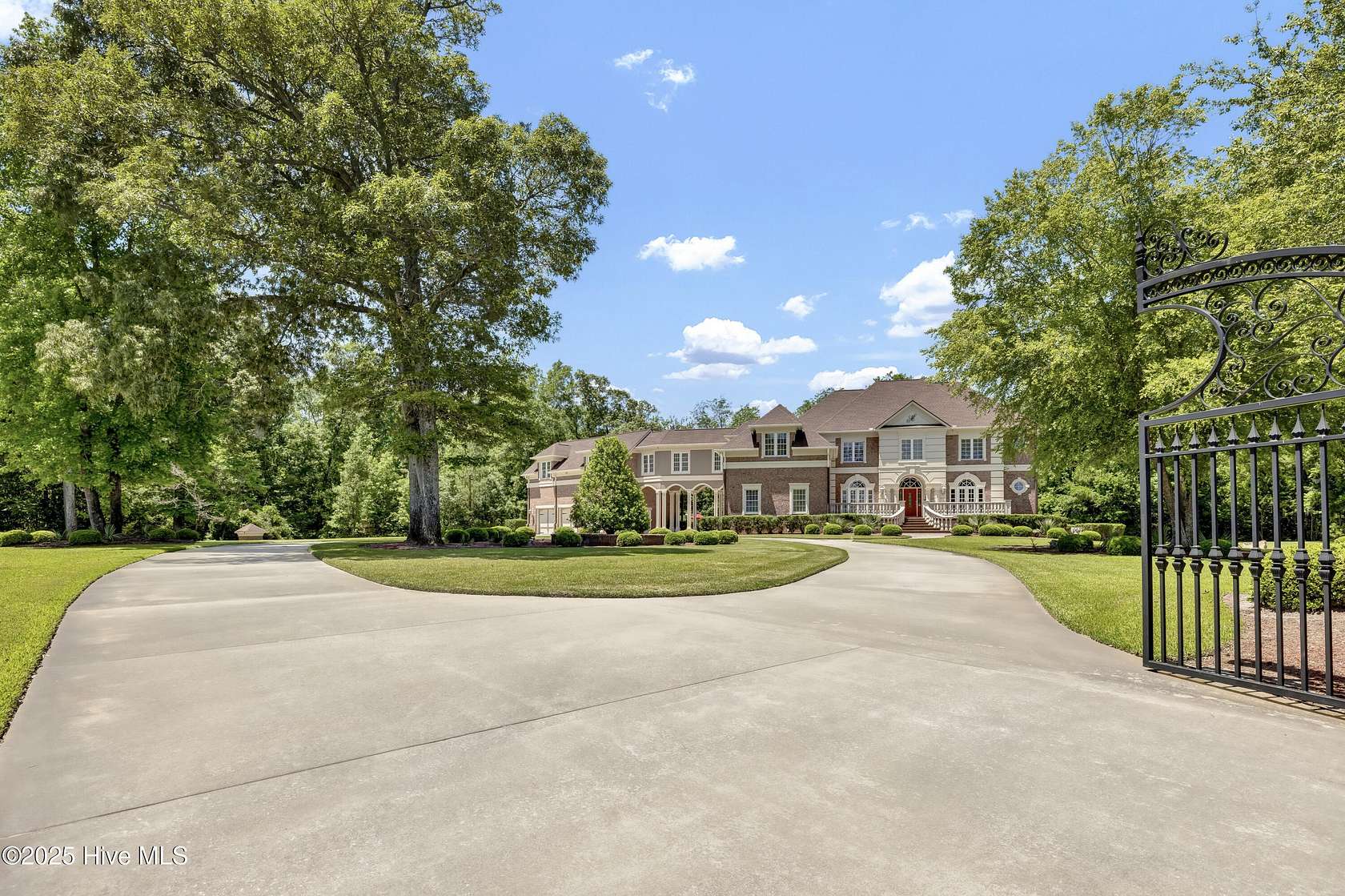 3.62 Acres of Residential Land with Home for Sale in New Bern, North Carolina