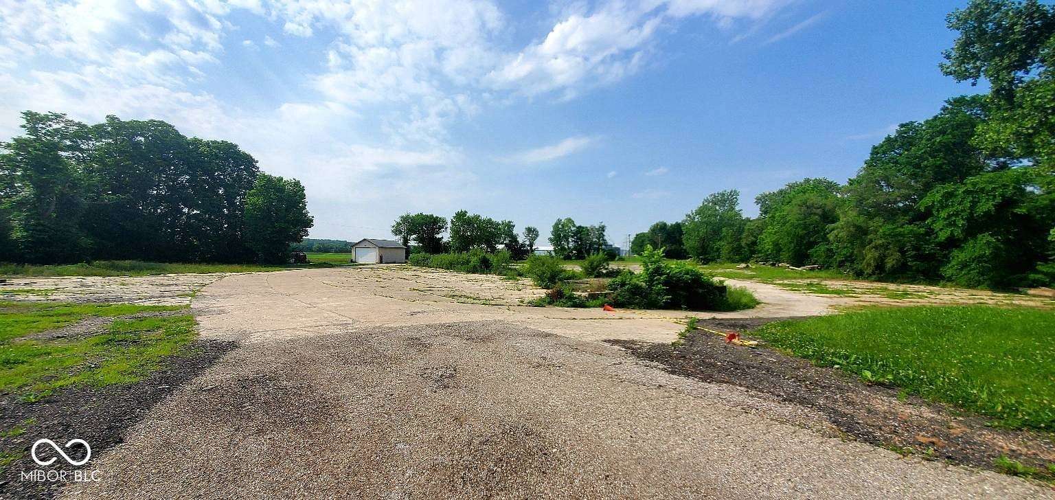 10.4 Acres of Improved Commercial Land for Sale in Martinsville, Indiana