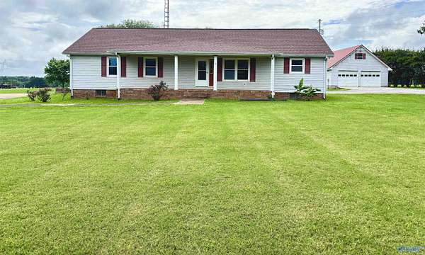 2.62 Acres of Residential Land with Home for Sale in Ardmore, Alabama