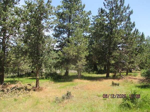 0.36 Acres of Residential Land for Sale in Klamath Falls, Oregon