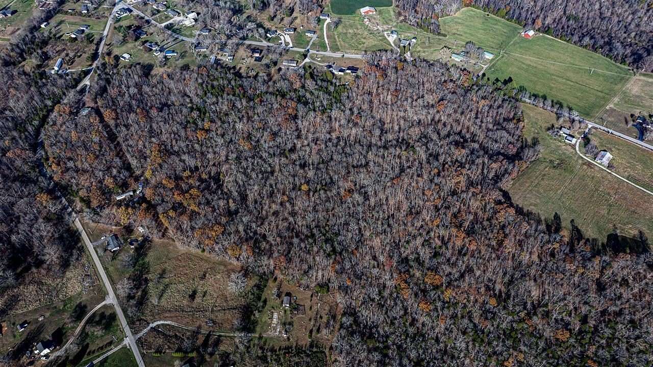 28 Acres of Recreational & Residential Land for Sale in Bowling Green, Kentucky
