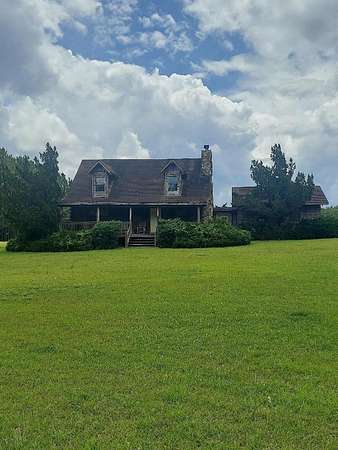 2.6 Acres of Residential Land with Home for Sale in Cairo, Georgia