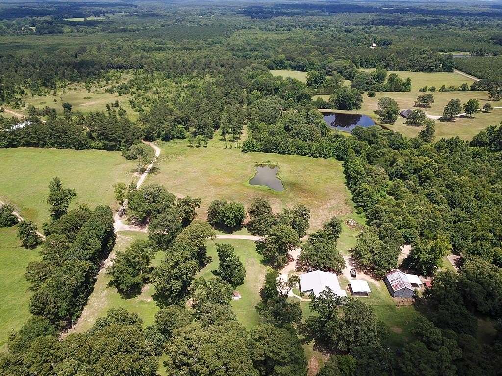 19 Acres of Improved Land for Sale in Maud, Texas