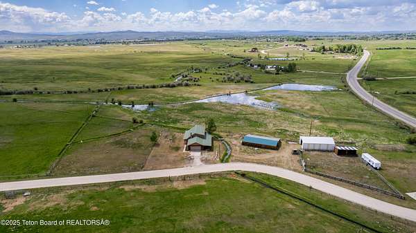 9.55 Acres of Land with Home for Sale in Pinedale, Wyoming