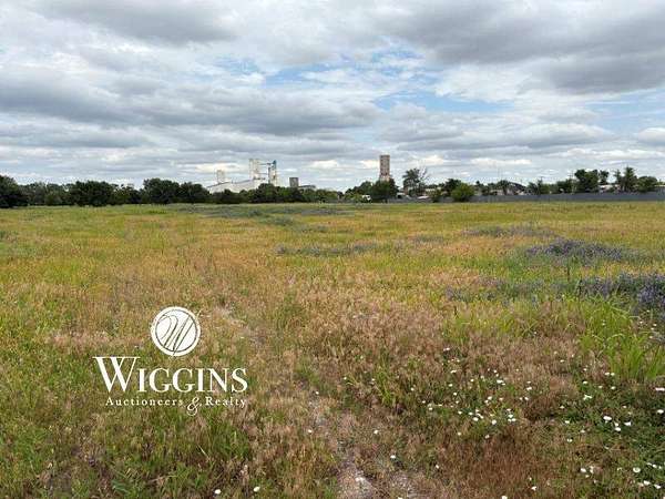 4 Acres of Commercial Land for Sale in Enid, Oklahoma